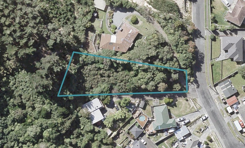 5 Sharpe Crescent, Wainuiomata, Lower Hutt - Carousel 1
