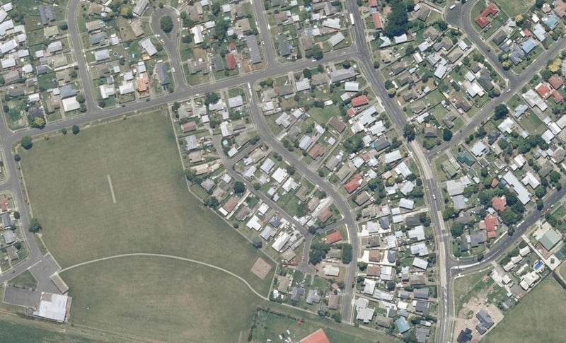 14 Mclaren Crescent, Onekawa, Napier - Carousel 1