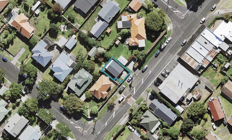 22A Martin Avenue, Mount Albert, Auckland - Carousel 1