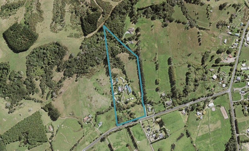 212 Foster Road, Kumeu - Carousel 1