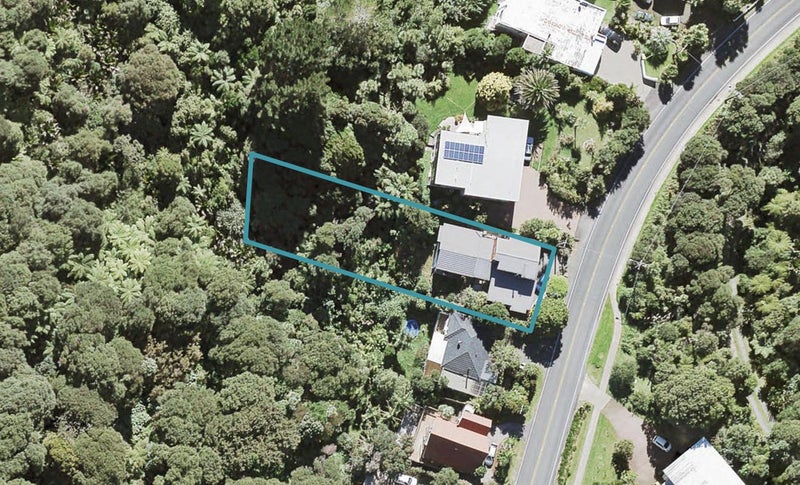 1153 Scenic Drive North, Swanson, Auckland - Carousel 1