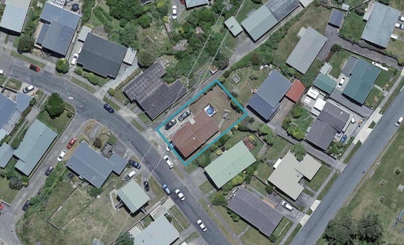 6 Chetwode Grove, Newlands, Wellington - Carousel 1