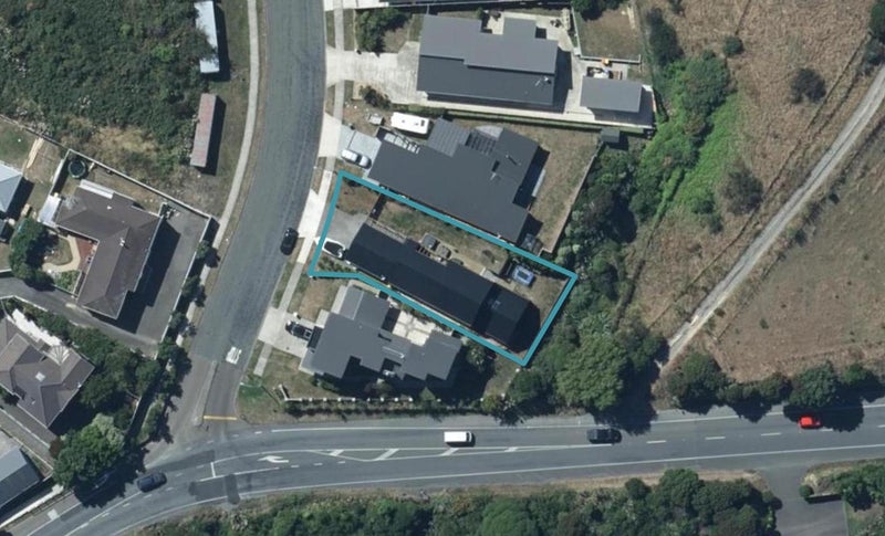 4 Mo Street, Camborne, Porirua - Carousel 1