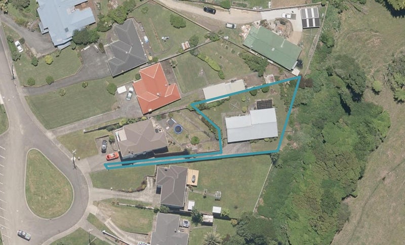 11A Windsor Terrace, Durie Hill, Whanganui - Carousel 1
