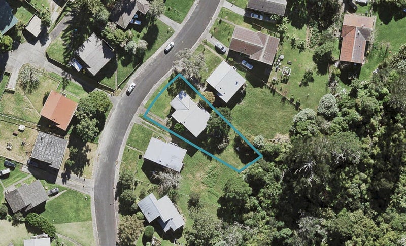 23 Lysander Crescent, Beach Haven, Auckland - Carousel 1
