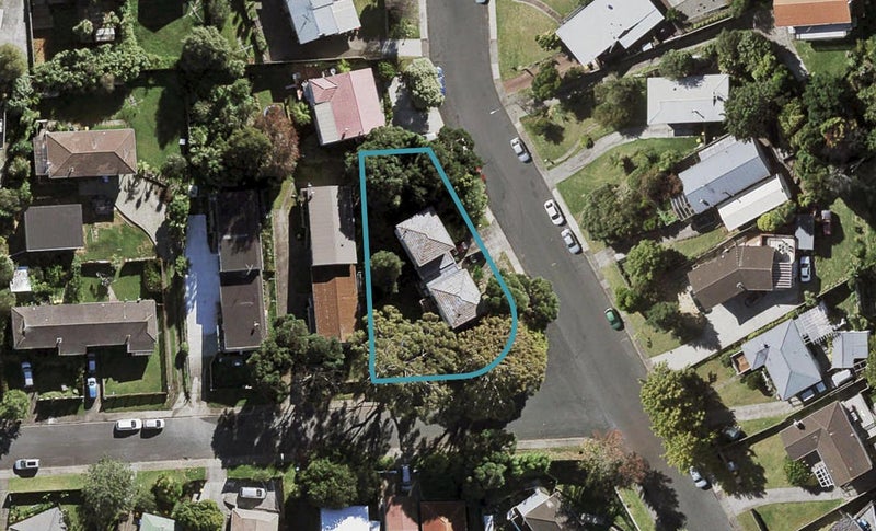 2/1 Jenanne Place, Tōtara Vale, Auckland - Carousel 1