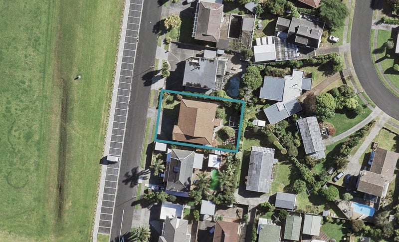 23 Domain Road, Weymouth, Auckland - Carousel 1