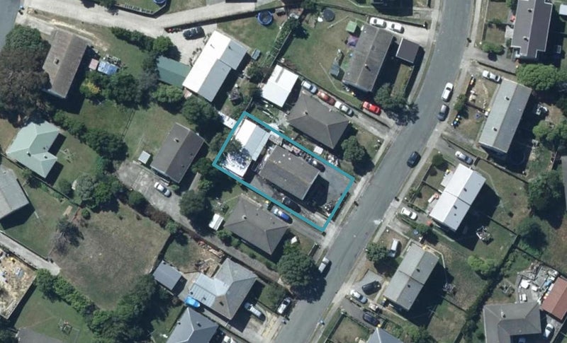31 Westmeath Street, Waitangirua, Porirua - Carousel 1