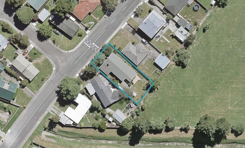 20 Holdsworth Avenue, Trentham, Upper Hutt - Carousel 1