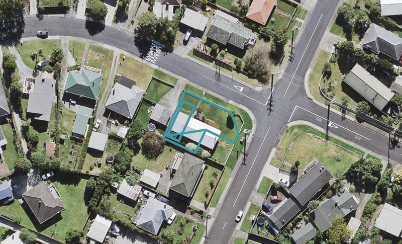 67B Divich Avenue, Te Atatu South, Auckland - Carousel 1