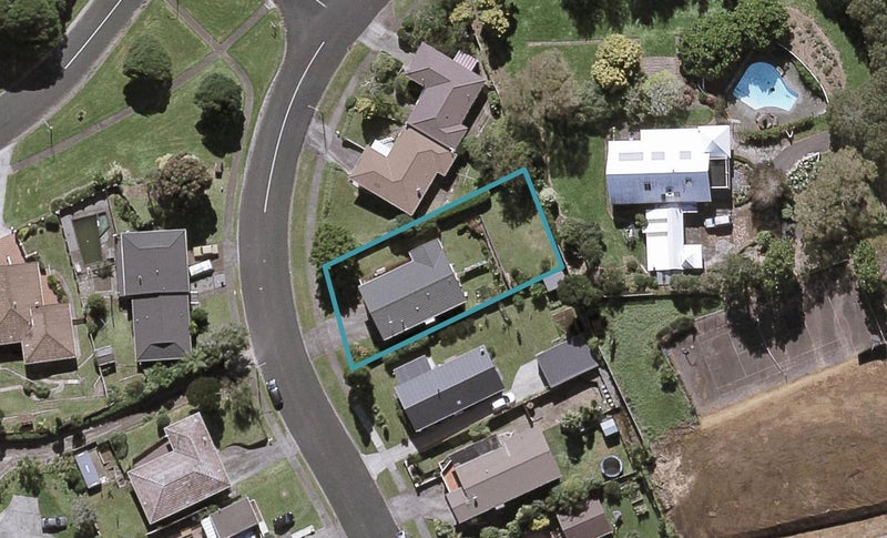 15 Tiverton Crescent, Whalers Gate, New Plymouth - Carousel 1