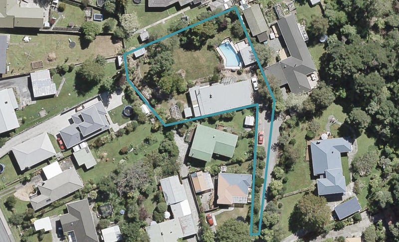 7 Birch Grove, Pinehaven, Upper Hutt - Carousel 1