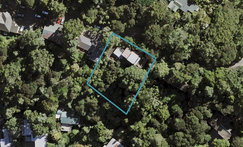 8 Rangiwai Road, Titirangi, Auckland - Carousel 1