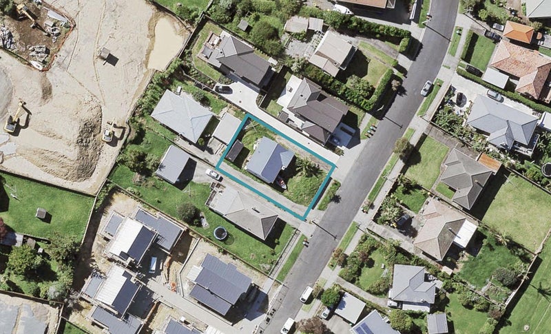 27 Silverton Avenue, Wai o Taiki Bay, Auckland - Carousel 1
