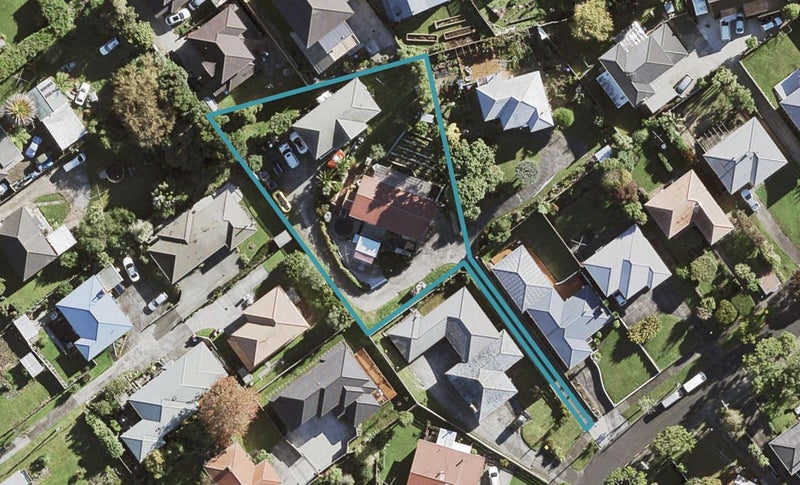 18A Peter Mulgrew Street, New Windsor, Auckland - Carousel 1