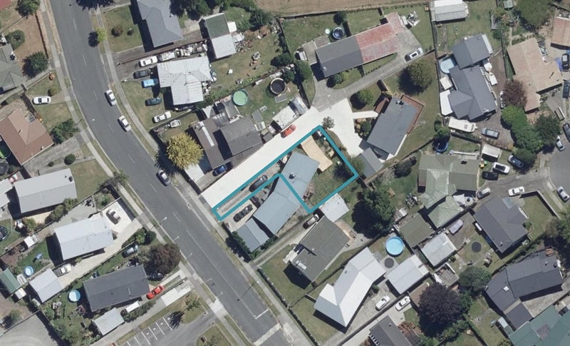 56B Deanwell Avenue, Deanwell, Hamilton - Carousel 1