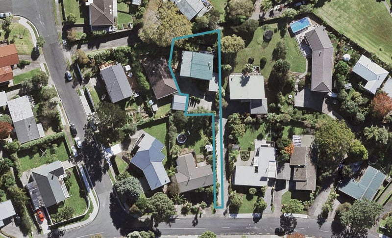 44 McDowell Crescent, Hillcrest, Auckland - Carousel 1