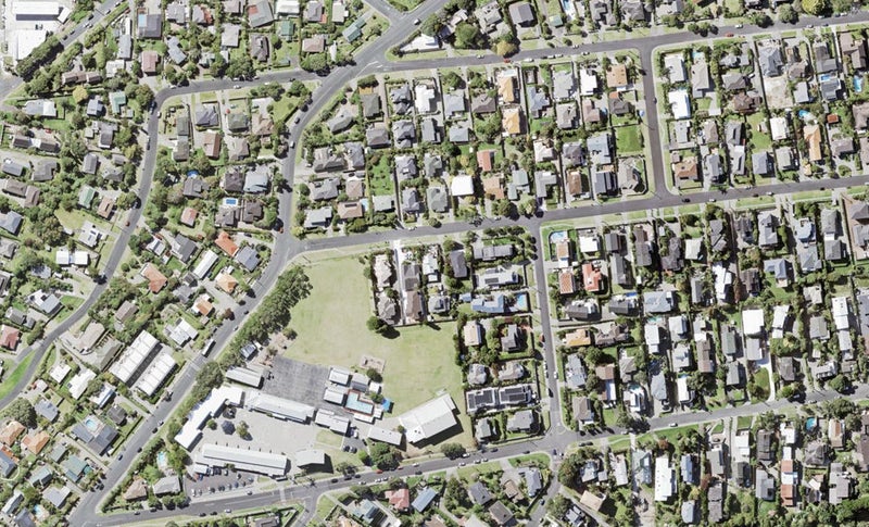 2/5 Hyde Road, Rothesay Bay, Auckland - Carousel 1