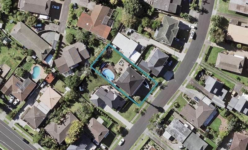 6 Anna Watson Road, Half Moon Bay, Auckland - Carousel 1