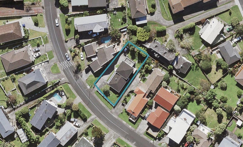 30 Pakira Avenue, Glendene, Auckland - Carousel 1