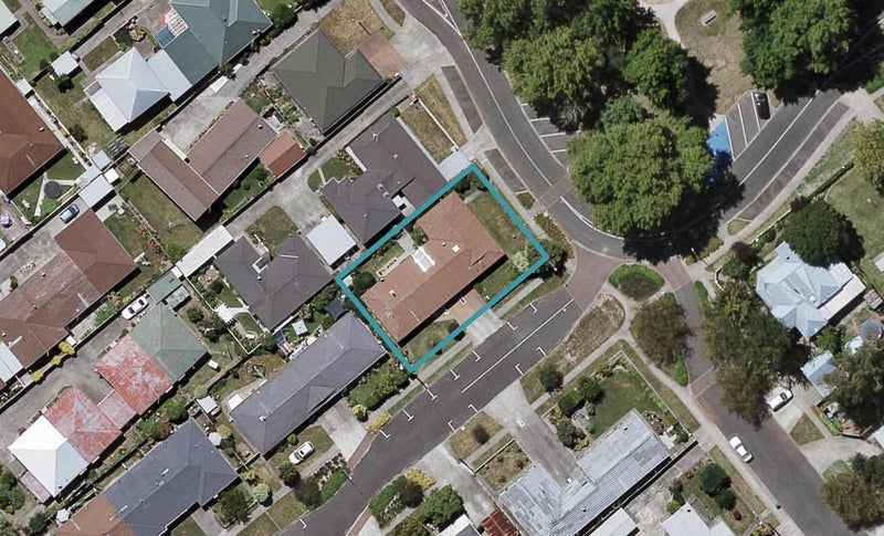 2/110 Princes Street, Parkvale, Hastings - Carousel 1