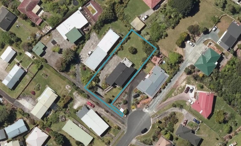 9 Orchard Place, Morningside, Whangarei - Carousel 1