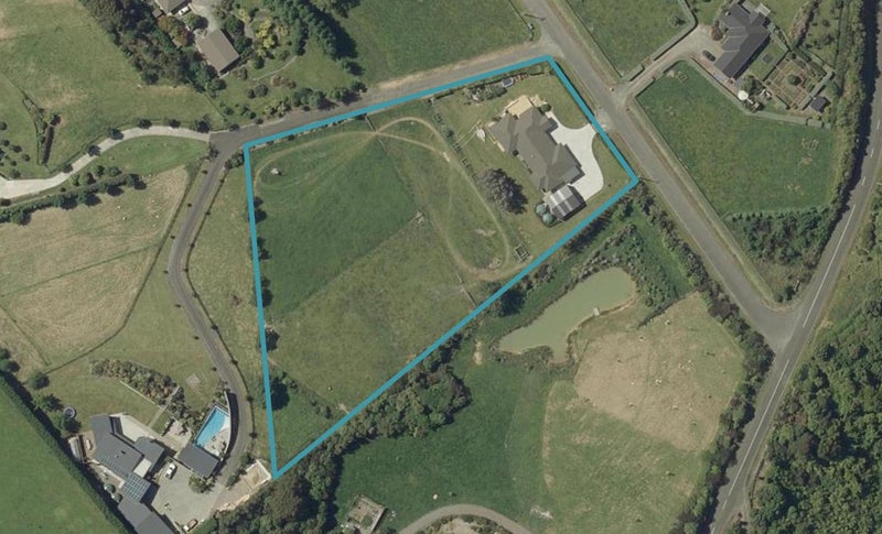 9 Oram Drive, Turitea, Palmerston North - Carousel 1