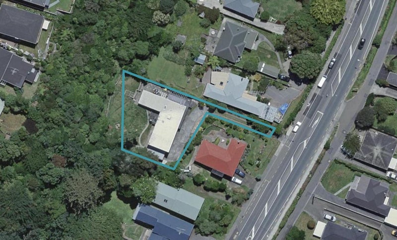 339 Main Road, Tawa, Wellington - Carousel 1