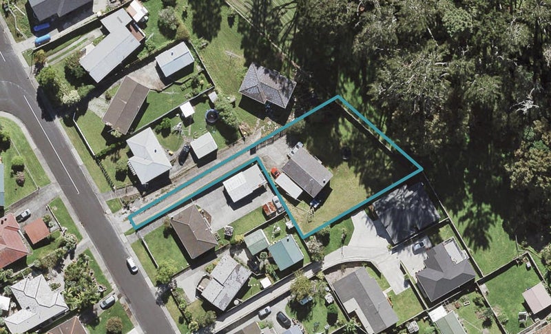 19 Thornlow Street, Glendene, Auckland - Carousel 1