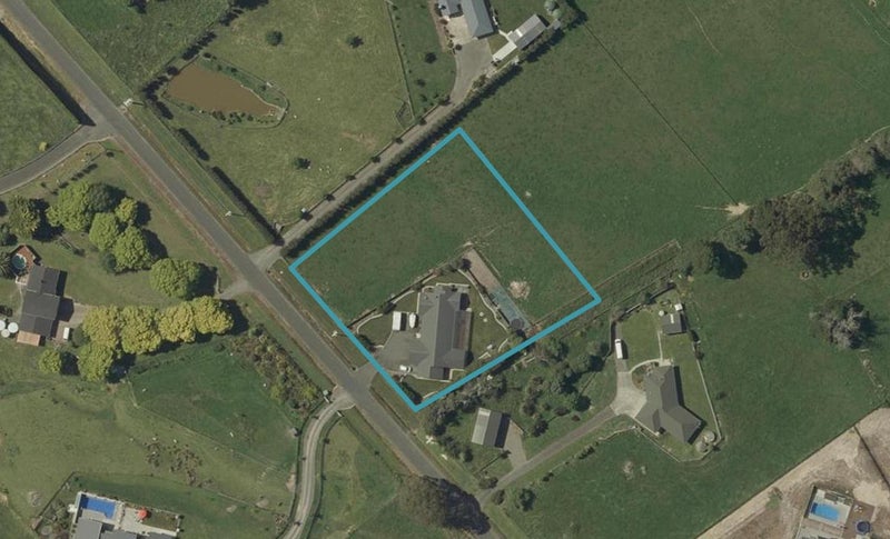 42 Tutaki Road, Kelvin Grove, Palmerston North - Carousel 1