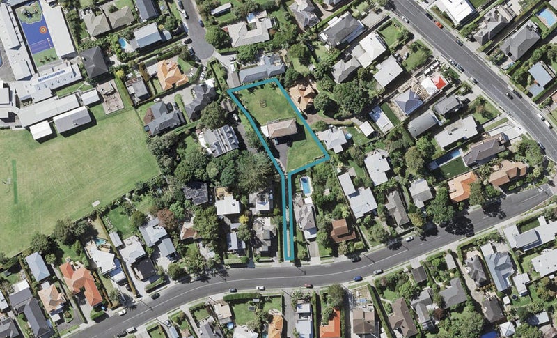 46 Williamson Avenue, Belmont, Auckland - Carousel 1