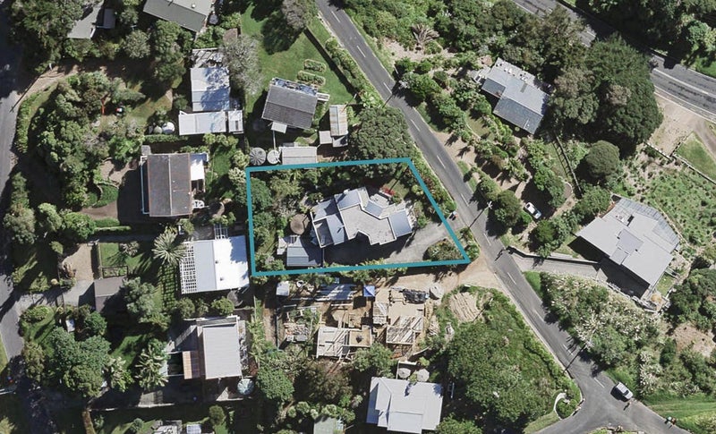 3 Tawa Street, Oneroa, Waiheke Island - Carousel 1