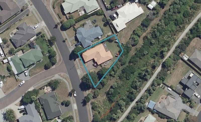 28 Tuirangi Street, Flagstaff, Hamilton - Carousel 1
