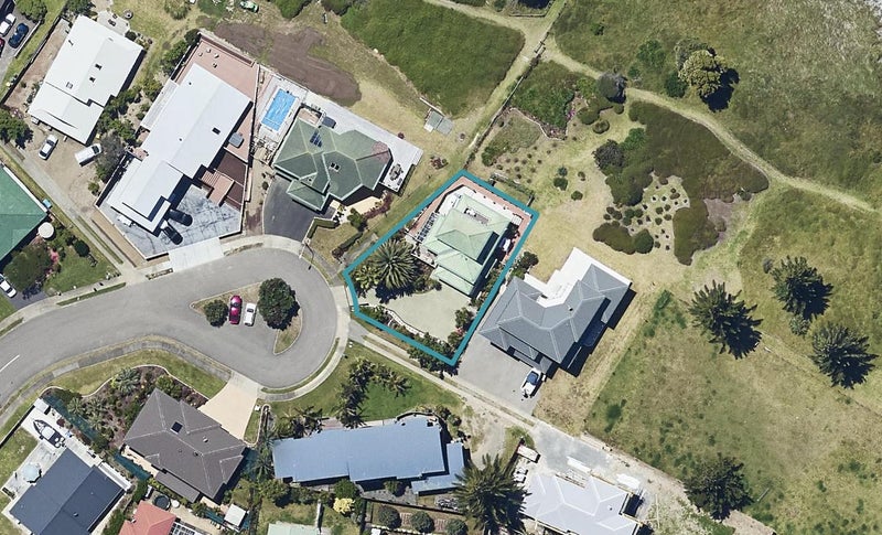 8 Commodores Close, Coastlands, Whakatane - Carousel 1