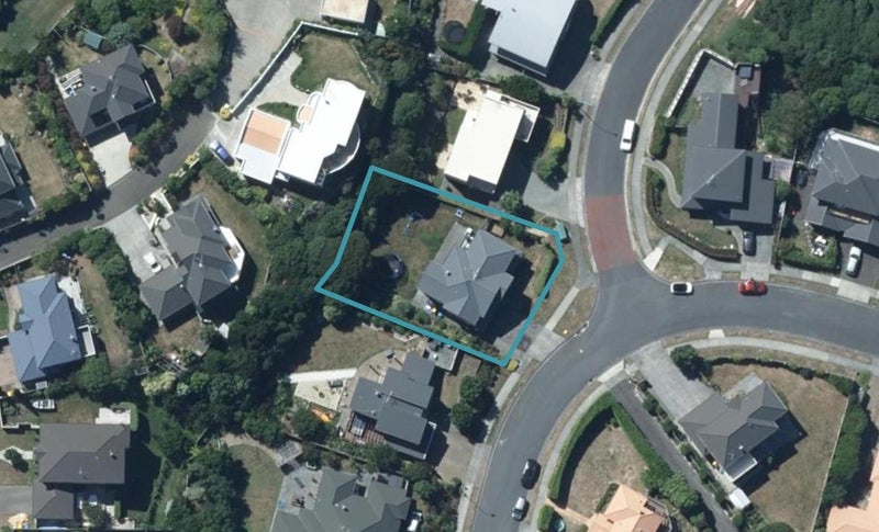9 Pendennis Point, Camborne, Porirua - Carousel 1