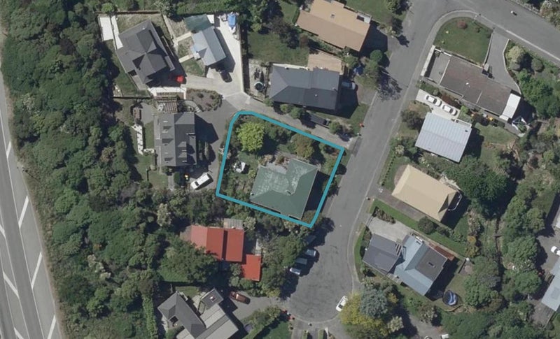 10 Heathvale Place, Heathcote Valley, Christchurch - Carousel 1