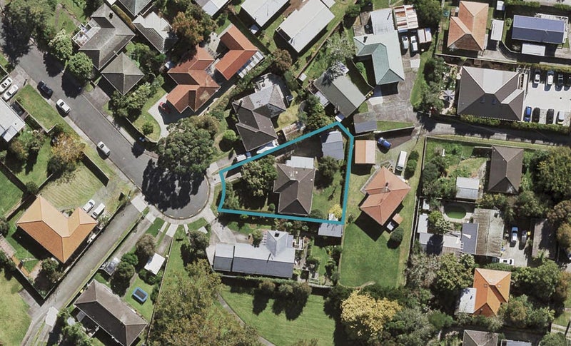 10 Lenihan Street, Northcote, Auckland - Carousel 1