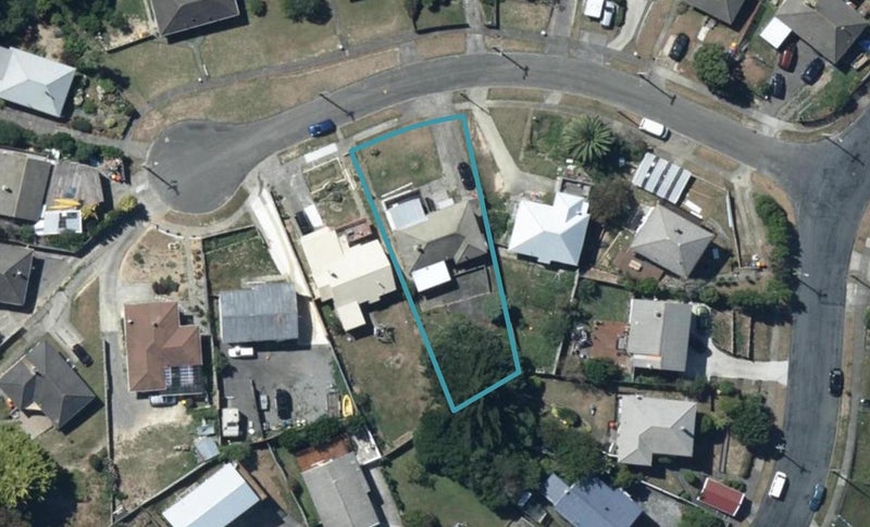 5 Ngahue Crescent, Elsdon, Porirua - Carousel 1