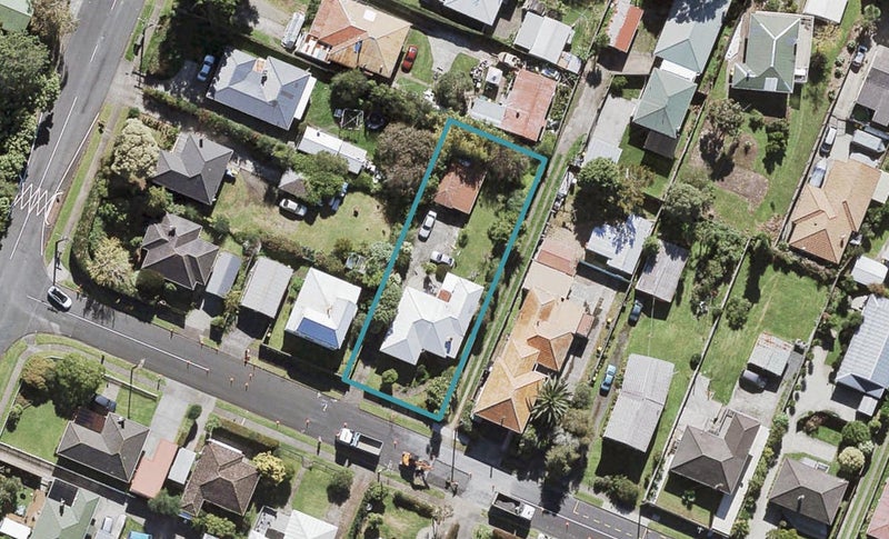 2 Beaubank Road, Kelston, Auckland - Carousel 1