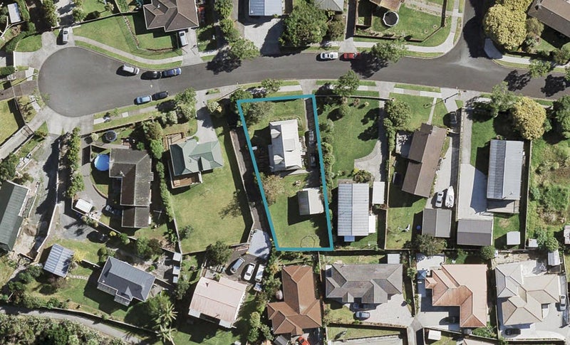 12 Bill Phillip Place, Clendon Park, Auckland - Carousel 1
