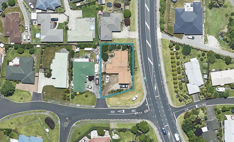 1 Burnt Oak Drive, Pyes Pa, Tauranga - Carousel 1