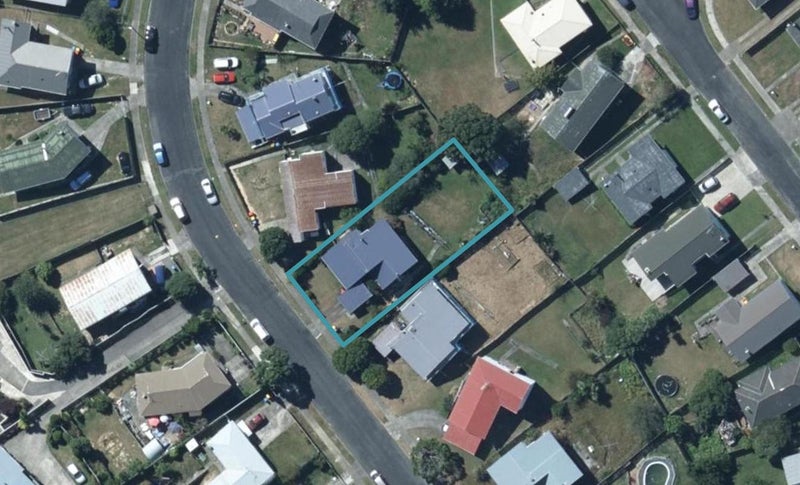 22 Beaumaris Crescent, Ascot Park, Porirua - Carousel 1