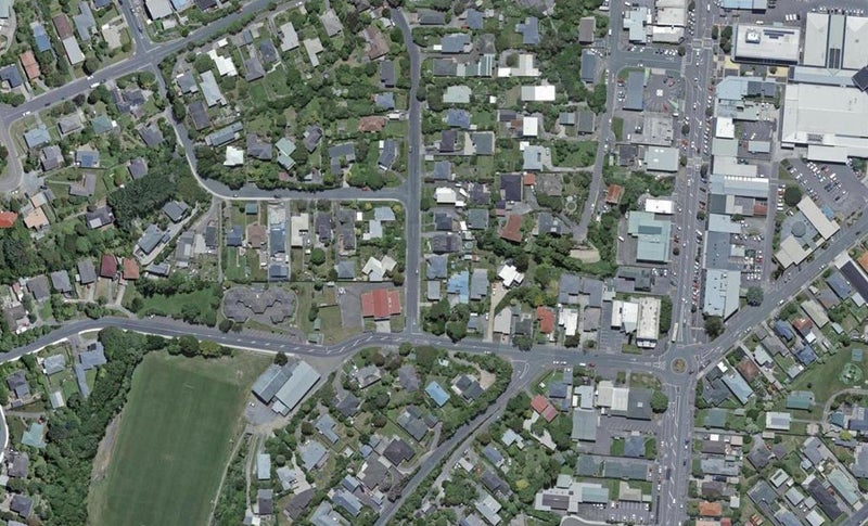 1A Roy Street, Tawa, Wellington - Carousel 1