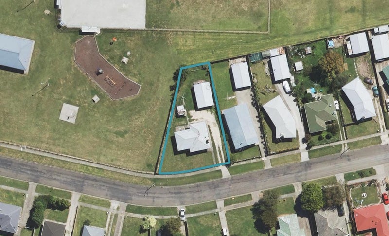 27 Dalton Street, Outer Kaiti, Gisborne - Carousel 1