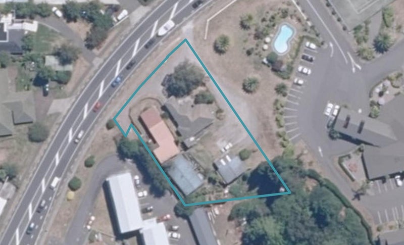 288 Lake Terrace, Two Mile Bay, Taupo - Carousel 1