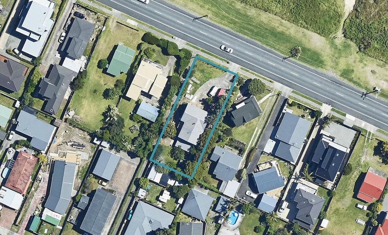 620 PAPAMOA BEACH ROAD, PAPAMOA, Tauranga - Carousel 1