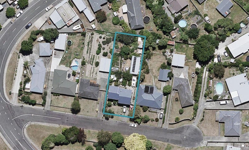 8 Shirley Place, Bay View, Napier - Carousel 1