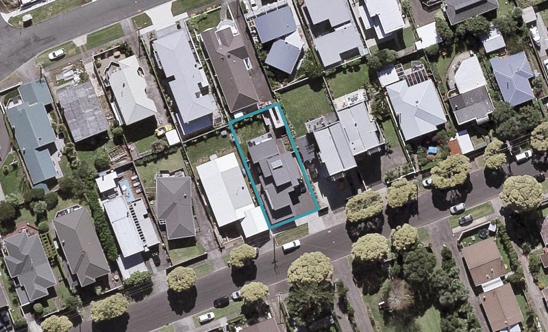 19 McLean Street, Strandon, New Plymouth - Carousel 1