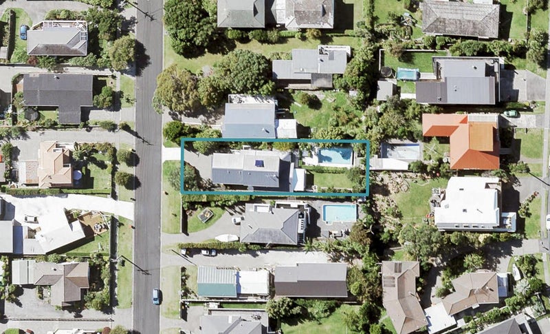 21 Rothesay Bay Road, Rothesay Bay, Auckland - Carousel 1