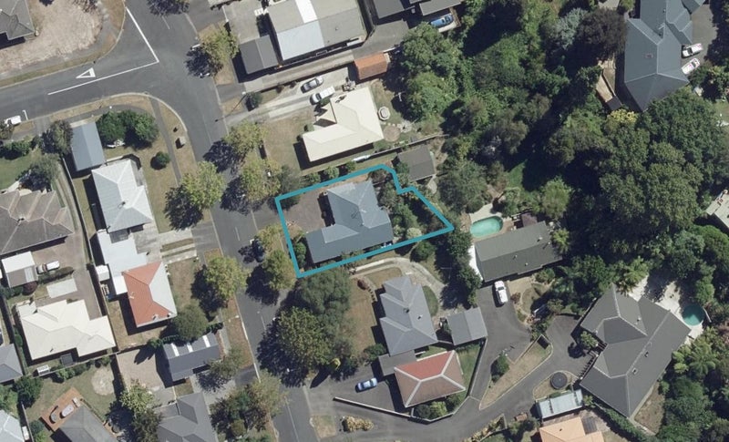 14 McNicol Street, Fairfield, Hamilton - Carousel 1
